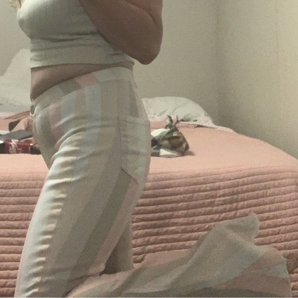 Peach Lane bell bottom jeans super comfy! - Picture 4 of 4